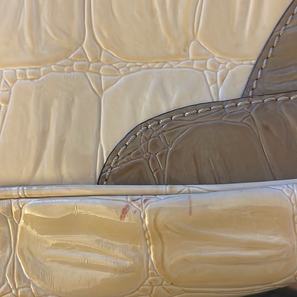 Guess handbag with flower detail - Picture 4 of 4